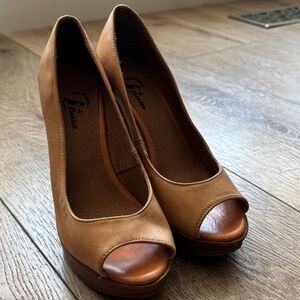 Women’s wedge